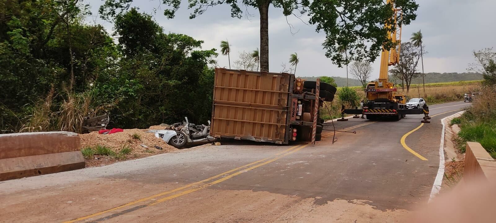 Imagem de compartilhamento para o artigo Mulher tem braço amputado após carro ser esmagado em Costa Rica da MS Todo dia